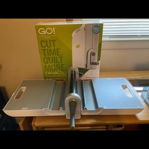 Accuquilt Starter Set plus Addition Dies